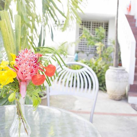 Mango Mansion - International Hostel Сан-Хуан Экстерьер фото